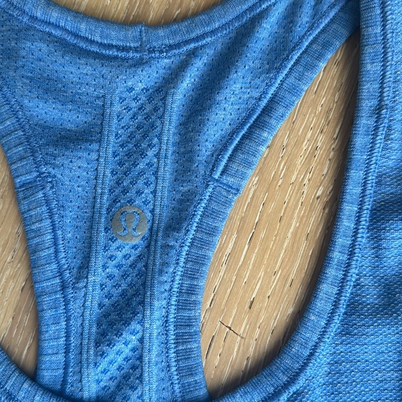 Lululemon Racerback top Size 2 - Picture 4 of 4